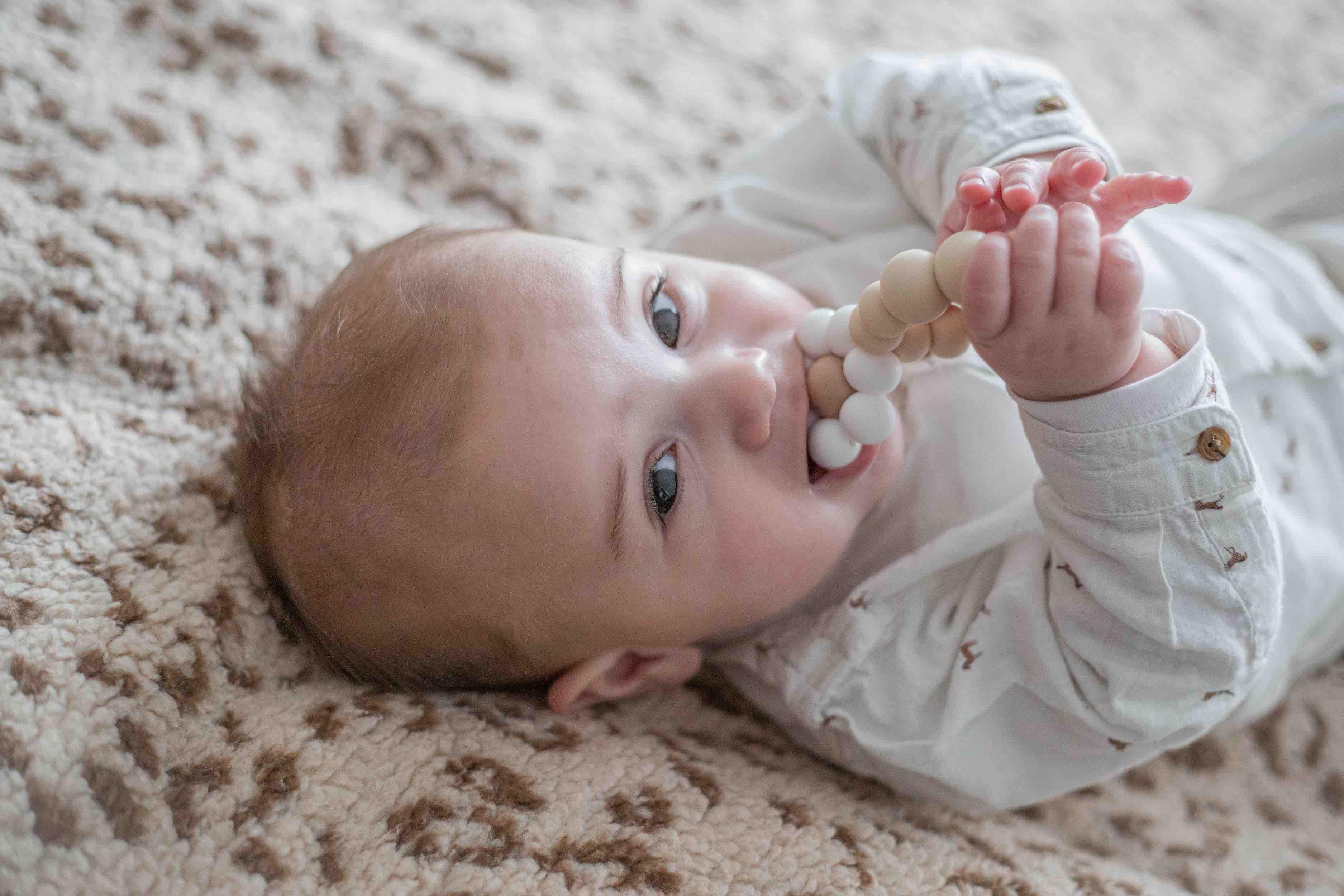 Chewies & More Flower Bijtring - BezigeBijtjes