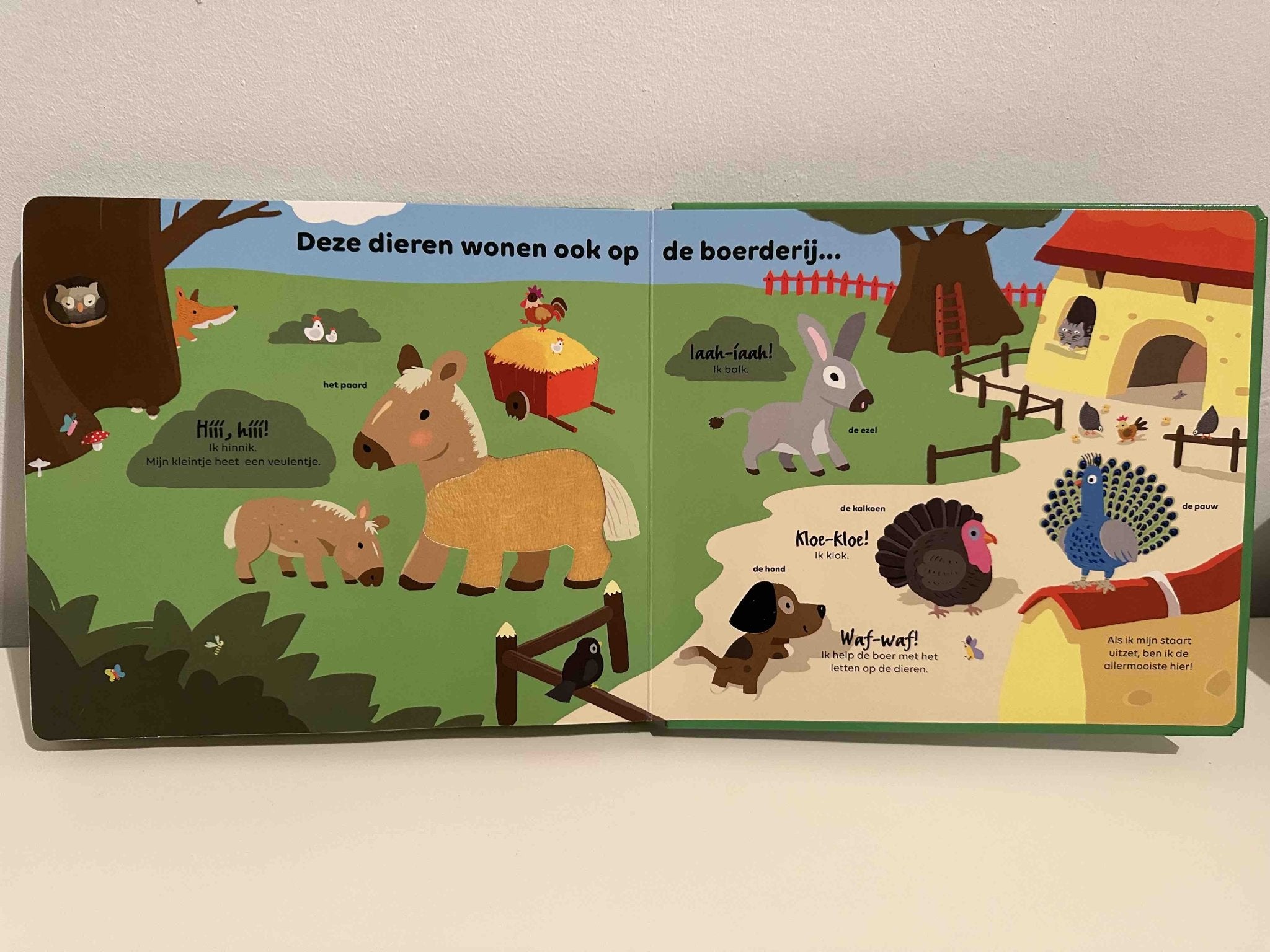 KartonBoek - Zo voelt het op de Boerderij - Xavier Deneux - BezigeBijtjes