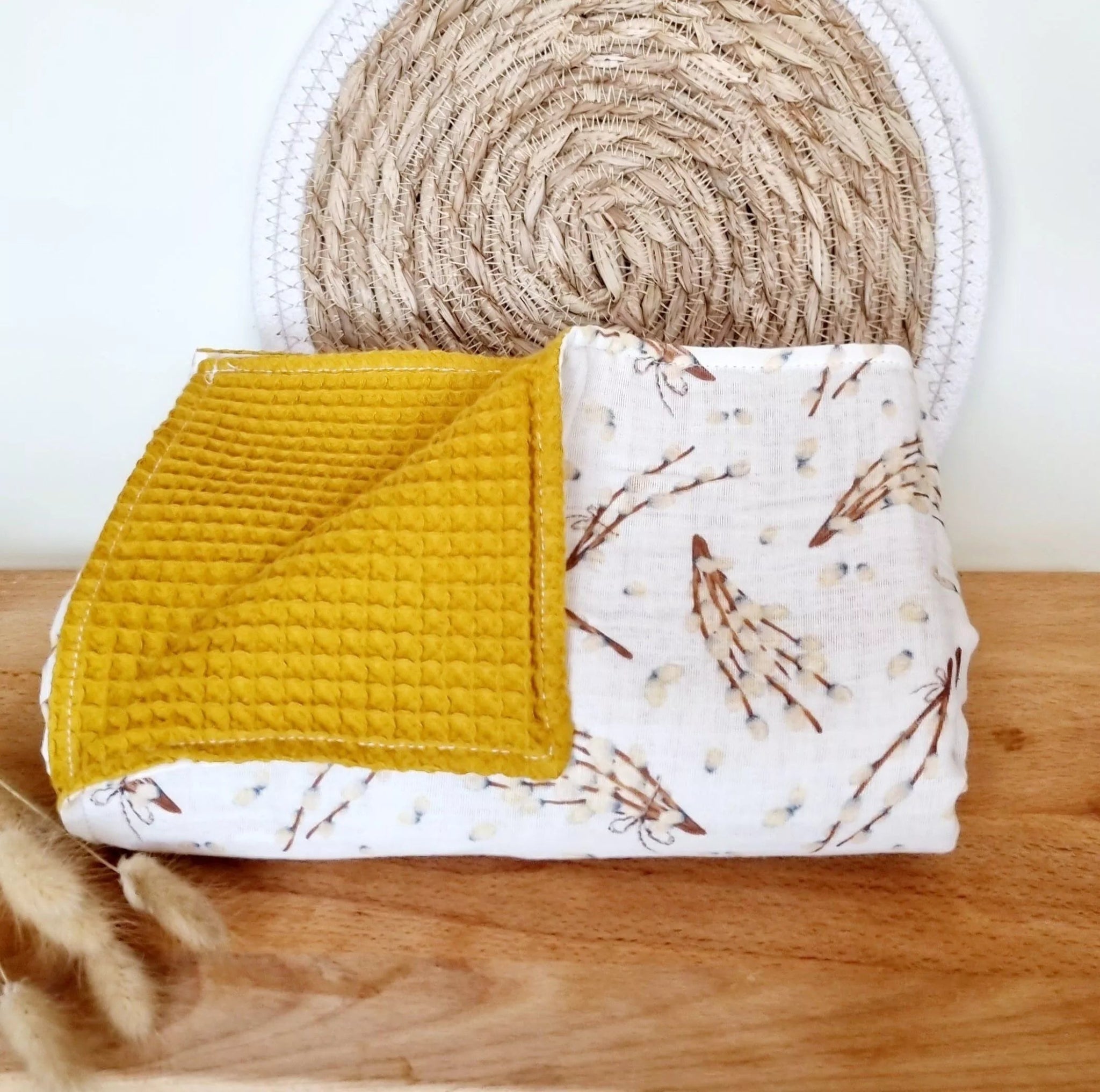 Rammelaartje Dekentje - Beige KatjesTakken - Oker Wafelpatroon - 100x 70 cm - BezigeBijtjes