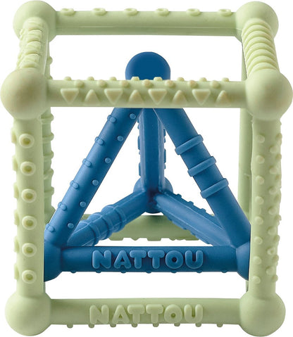Nattou Speel Kubus Piramide - Siliconen - Groen / Blauw - Bijtring 10 cm - BezigeBijtjes