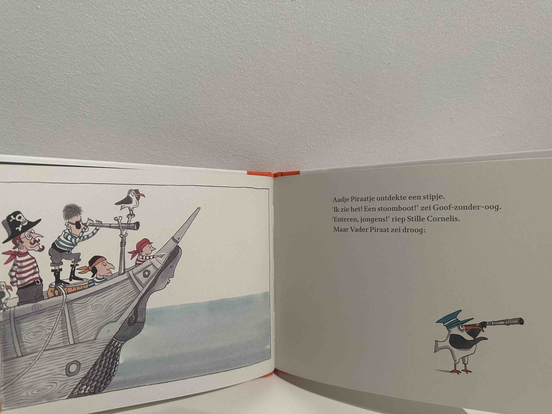 Prentenboek Hardcover - Aadje Piraatje en de stoomboot van Sinterklaas - Marjet Huiberts - BezigeBijtjes